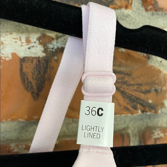 Victoria Secret pink bra size 36C - Picture 2 of 7